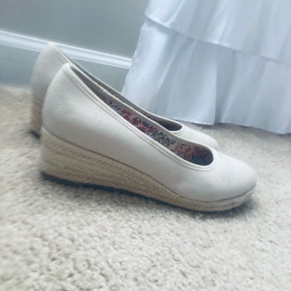 Life Stride Espadrille Shoes - Picture 2 of 5